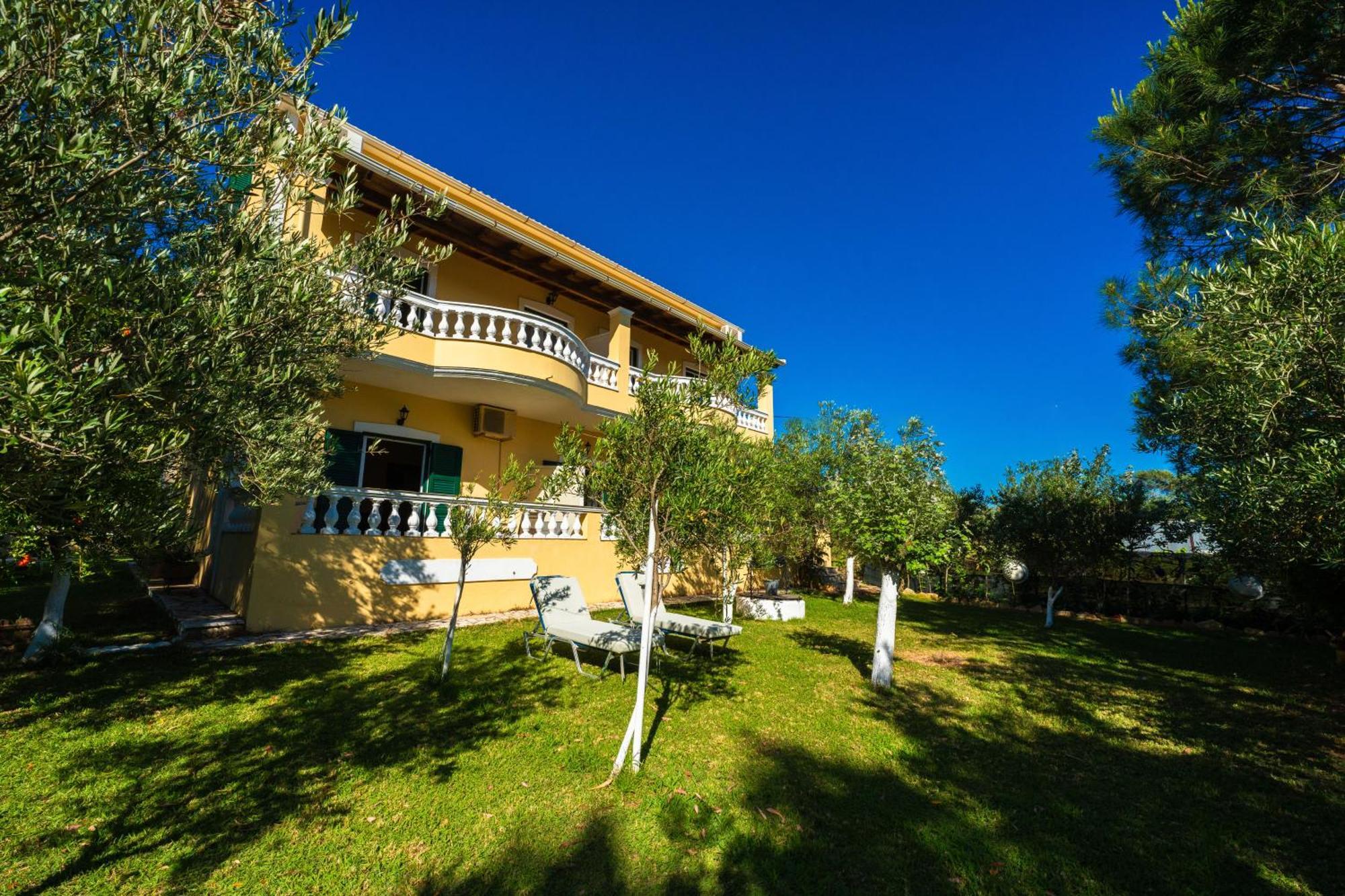 Ágios Matthaíos Stefanias Appartments מראה חיצוני תמונה